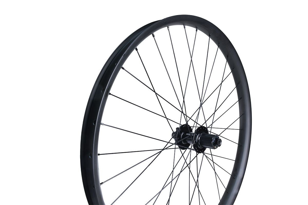 Колесо 27.5"MTB заднее, под кассету на 9-10 передач, двойной обод Citron DP-40 27,5" 32H, втулка Solon DH909TR 32H Disc 142*12мм, 2 промподшипника, крепление IS6, черный